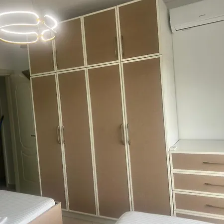 公寓 Flos Durrës